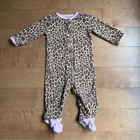 3/$10 CARTERS Baby girl fleece pyjamas 9m - Picture 1 of 4